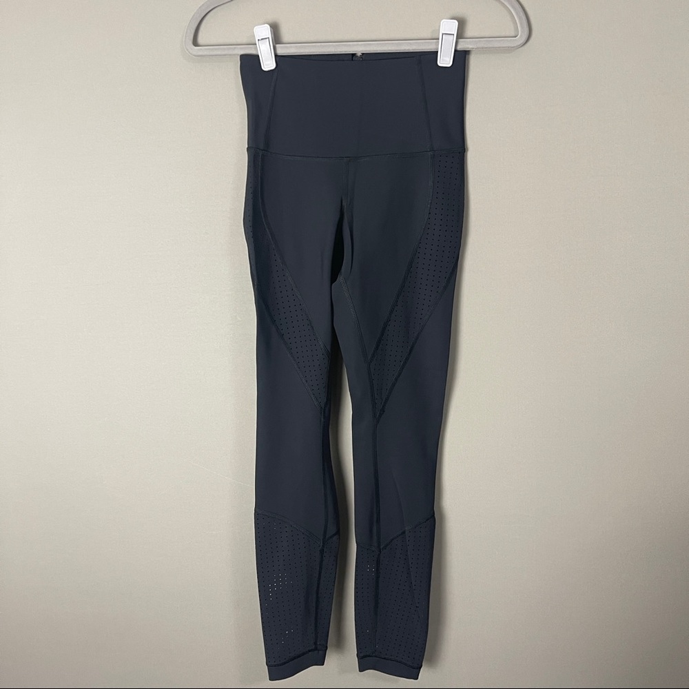 Lululemon WetSuit/Leggings with BEAUTIFUL detailing (Size 4)